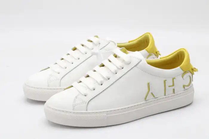 Givench LOW-TOP SNEAKER