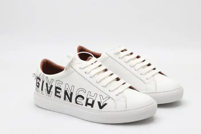 Givench LOW-TOP SNEAKER