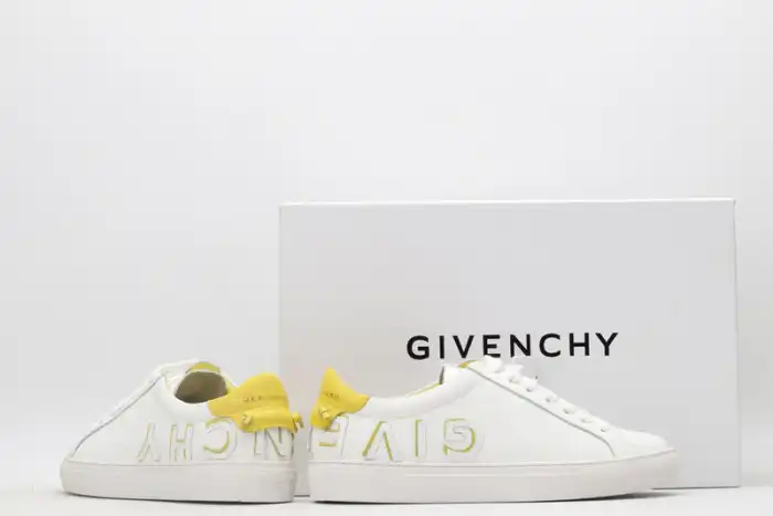 Givench LOW-TOP SNEAKER