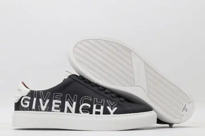 Givench LOW-TOP SNEAKER