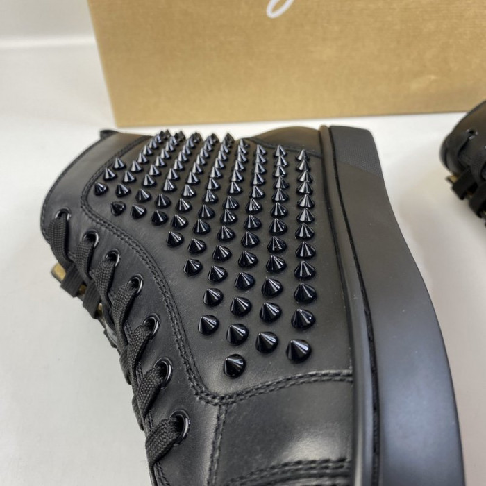 Christian Louboutin Louis Junior Spikes