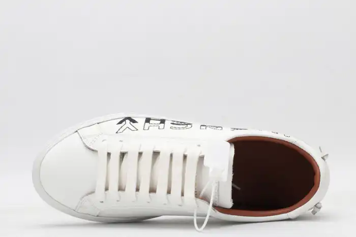 Givench LOW-TOP SNEAKER