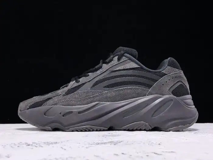 Adidas Yeezy Boost 700 V2 Vanta