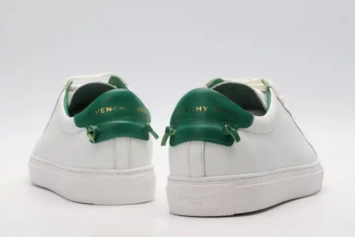 Givench LOW-TOP SNEAKER