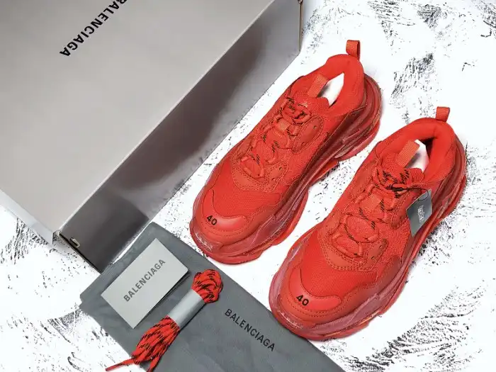 Rep BLCG Triple S Red Clear Sole 541624 W09O1 6500