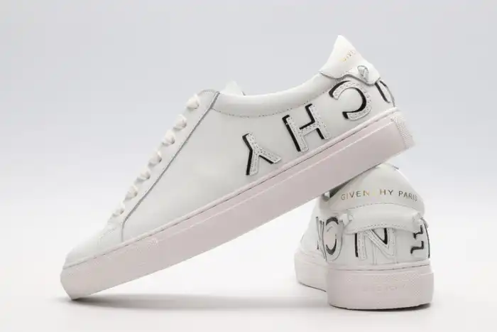 Givench LOW-TOP SNEAKER