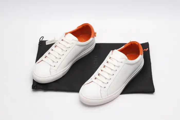 Givench LOW-TOP SNEAKER