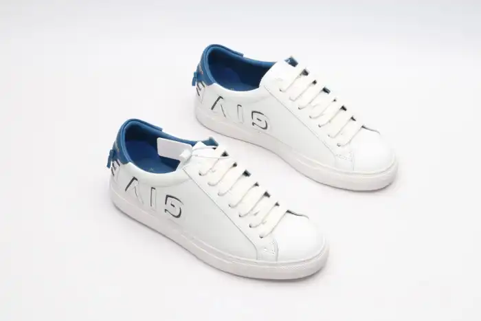 Givench LOW-TOP SNEAKER