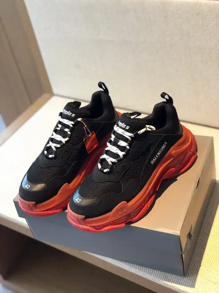 Rep BLCG TRIPLE S SNEAKER