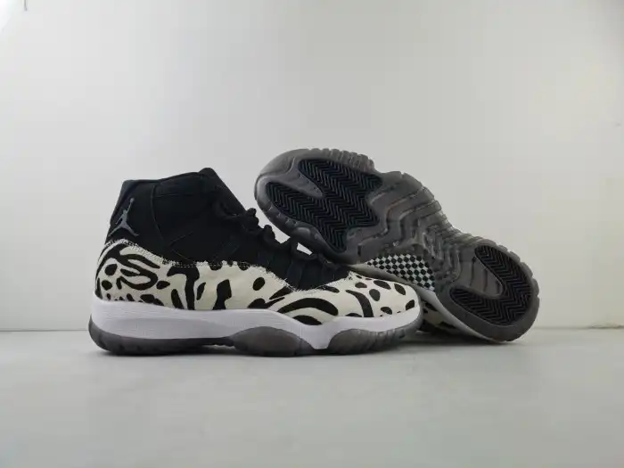 AIR JORDAN 11 ANIMAL INSTINCT AR0715-010