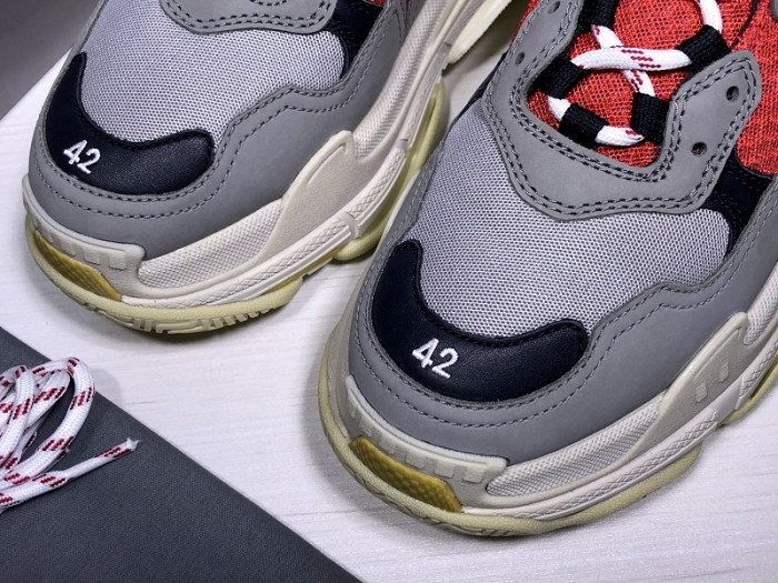 BLCG Triple S Grey Red Blue (2018 Reissue) 533883 W0902 4365