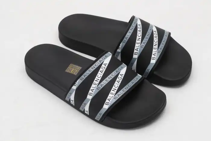 Cheap BLCG SLIPPERS