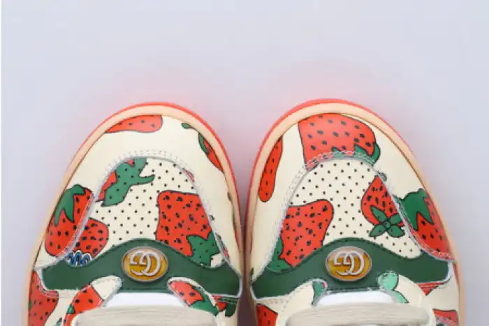 GUCC ACE EMBROIDERED LOW-TOP SNEAKER 9AZ1XAGS19P