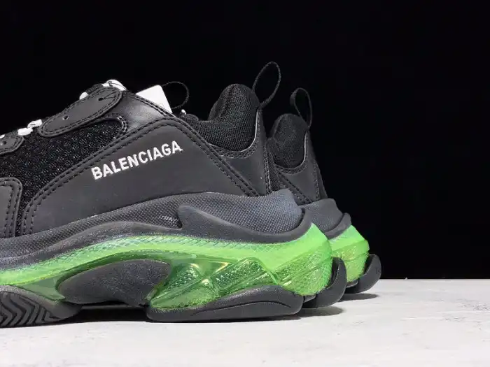 BLCG Triple S Black Yellow Fluo 541624 W09ON 1047