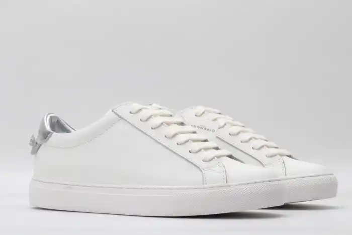 Givench LOW-TOP SNEAKER