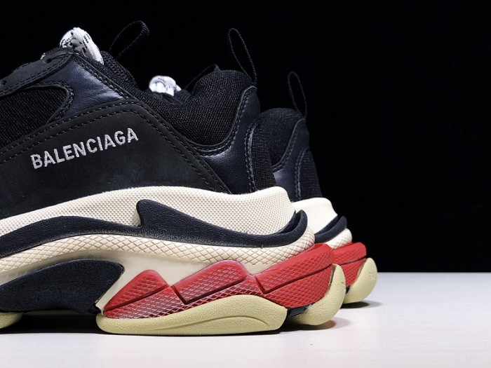 Onekick BLCG TRIPLE S TRAINER 'BLACK RED' 2018 533882 W09O1 1000