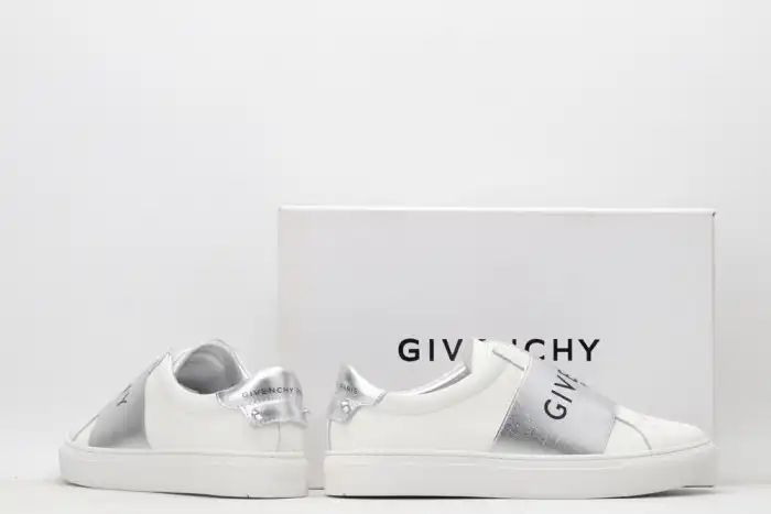 Givench LOW-TOP SNEAKER