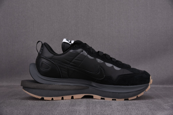 Onekick Nike Sacai x VaporWaffle 'Black Gum DD1875 001