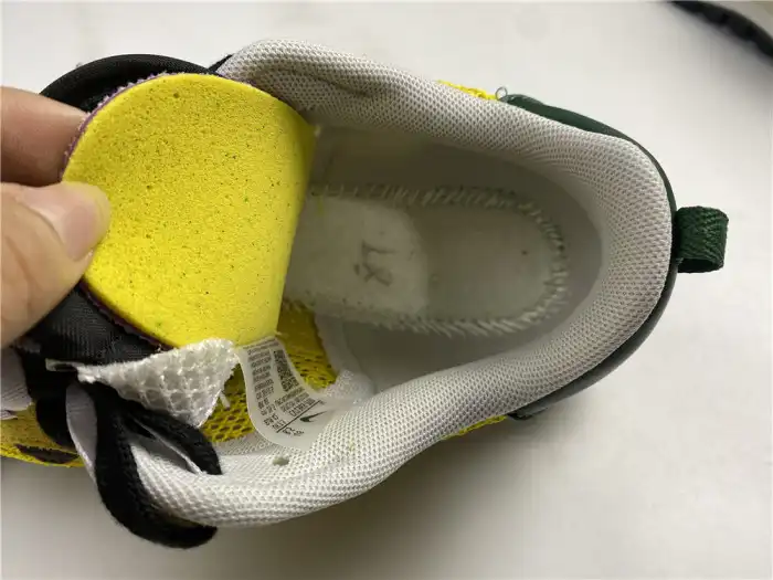 Cheap NIKE VAPORWAFFLE SACAI TOUR YELLOW STADIUM GREEN CV1363-700