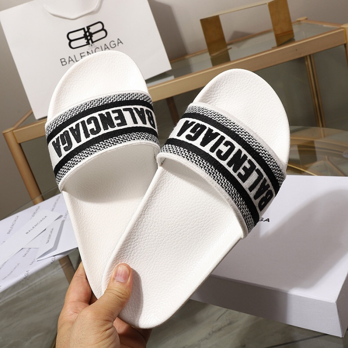 BLCG SLIPPERS