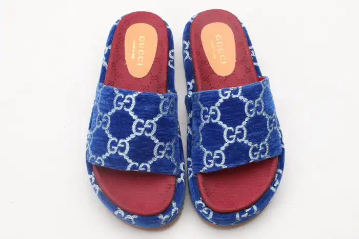 GUCC SLIPPERS