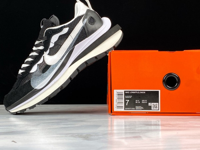 Sacai X Nike LDV Waffle 'Black' CV1363-001