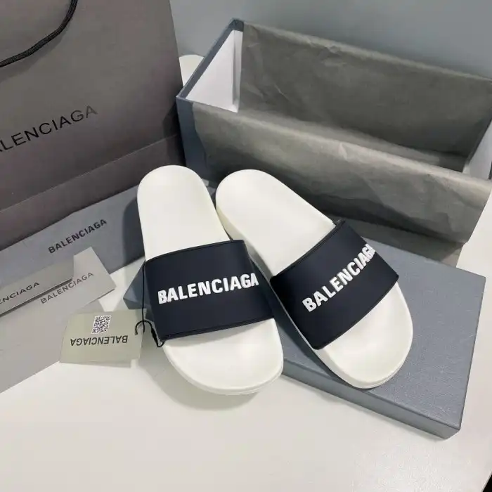 Cheap BLCG SLIPPERS