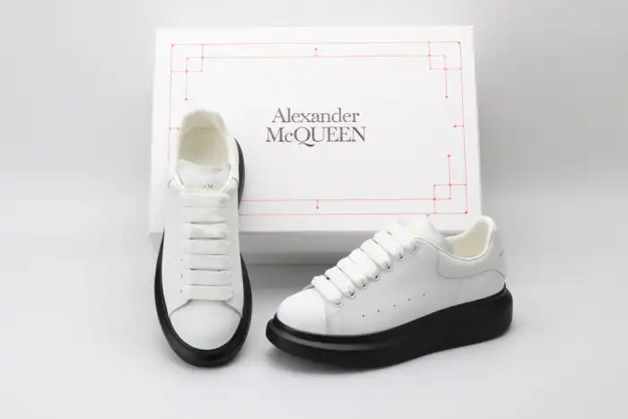 MQ SNEAKERS