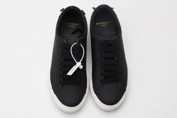 Givench LOW-TOP SNEAKER