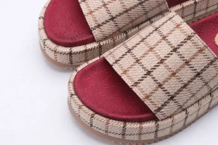 GUCC SLIPPERS