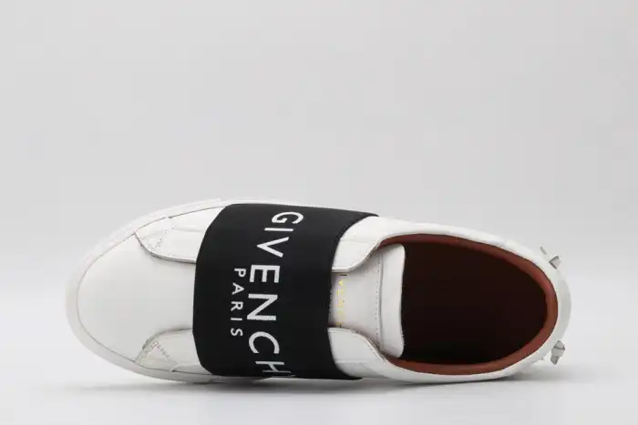 Givench LOW-TOP SNEAKER