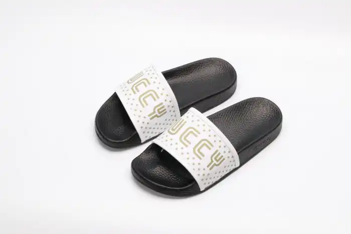 GUCC SLIPPERS