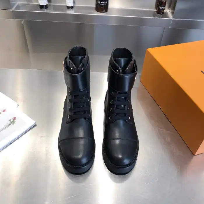 Rep LOUS VUITON WONDERLAND FLAT RANGER BOOTS