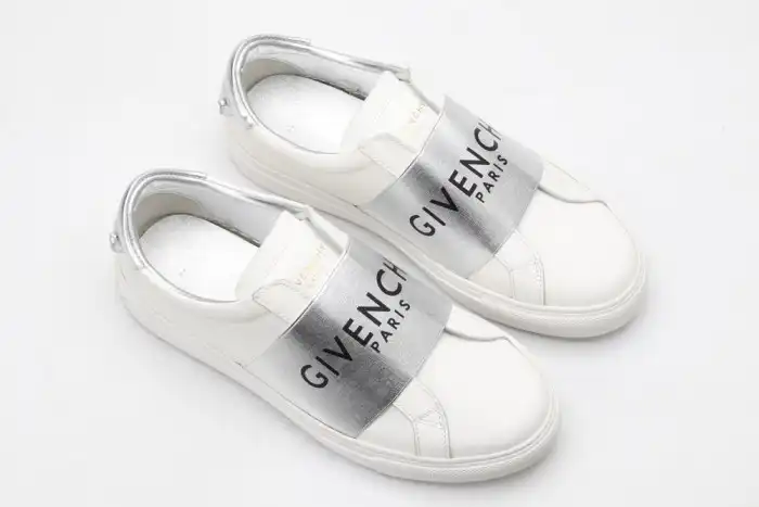 Cheap Givench LOW-TOP SNEAKER