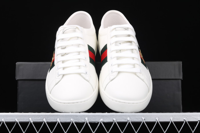 Onekick GUCC Ace Embroidered Low-Top Sneaker white with bee 429446 02JP0 9064