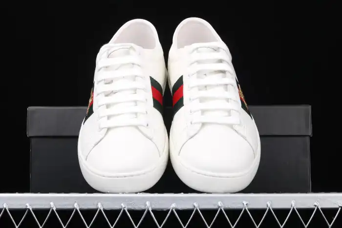 GUCC Ace Embroidered Low-Top Sneaker white with bee 429446 02JP0 9064