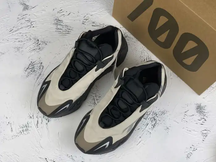 Rep Adidas Yeezy Boost 700 MNVN Bone FY3729