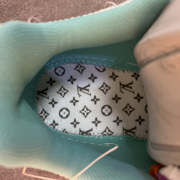 LV TRAINER SNEAKER LOW