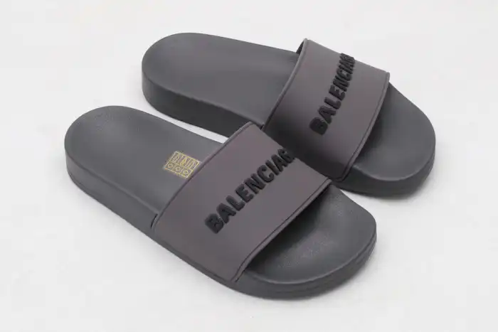 Cheap BLCG SLIPPERS