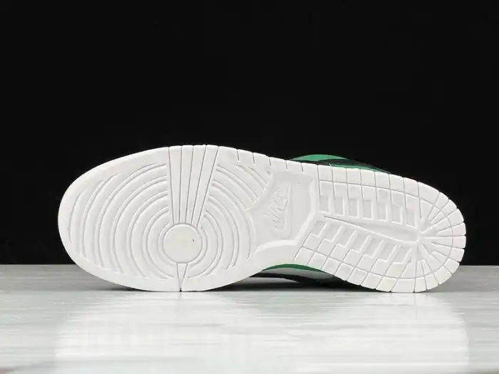 Cheap Nike Dunk SB Low Heineken 304292-302