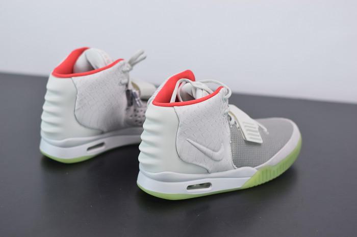 Nike Air Yeezy 2 NRG "Pure Platinum" 508214-010