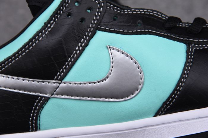 Nike Dunk SB Low Diamond Supply Co. "Tiffany" 304292-402