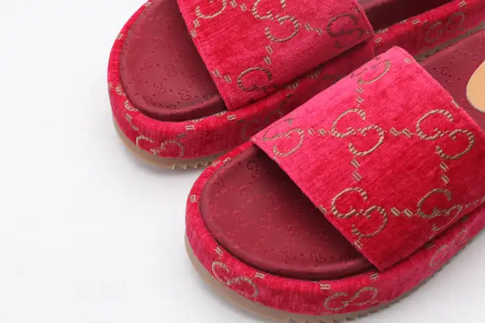 GUCC SLIPPERS