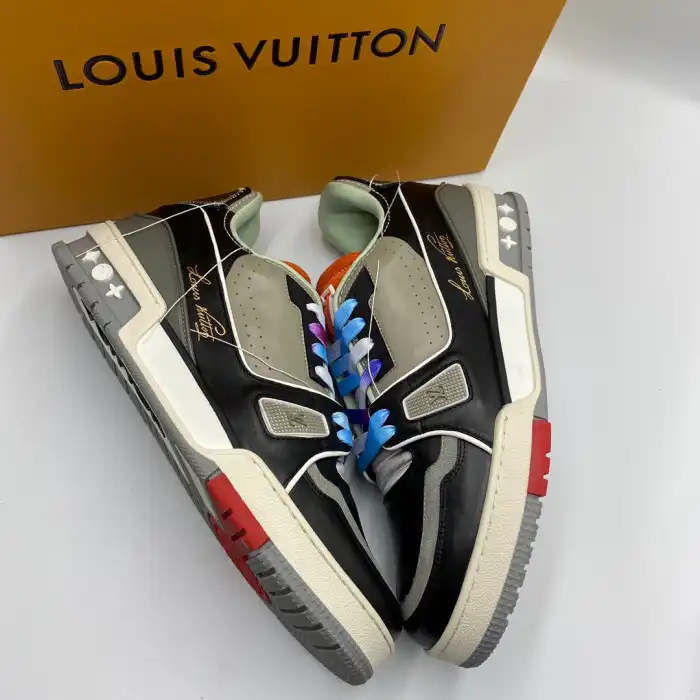 Loui Vuitto LV SNEAKER LOW