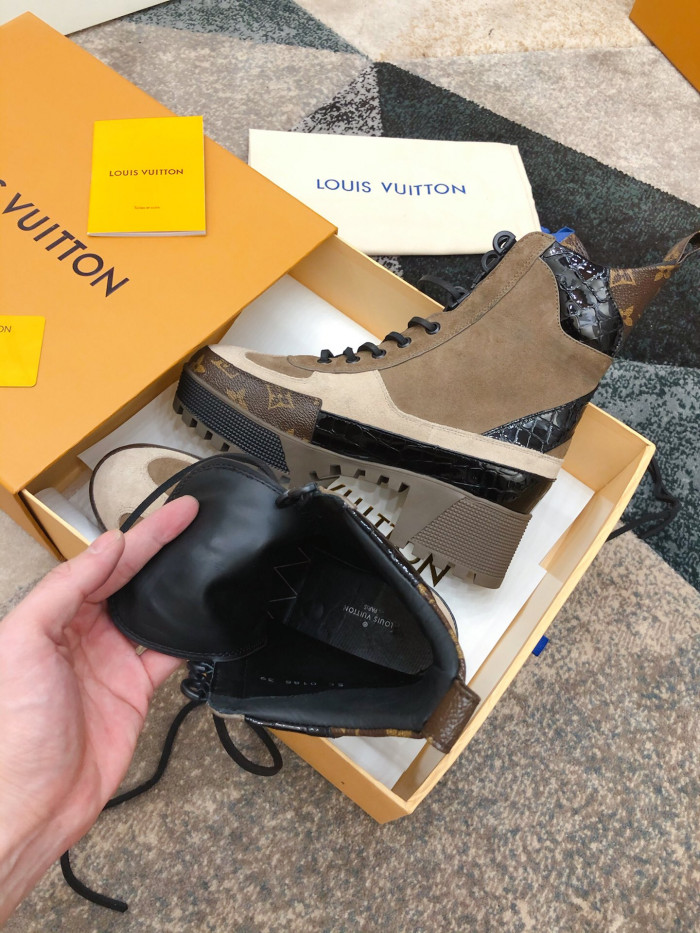 LOUS VUITON LAUREATE PLATFORM DESERT BOOT