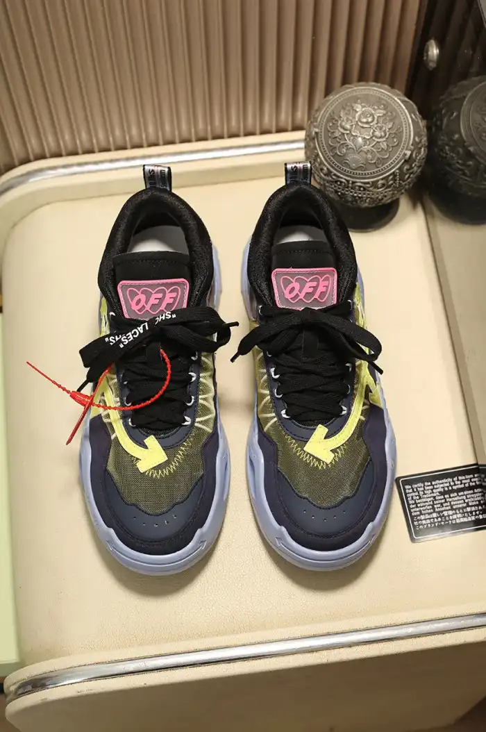 OFF-WHITE C O ODSY-1000 SNEAKER