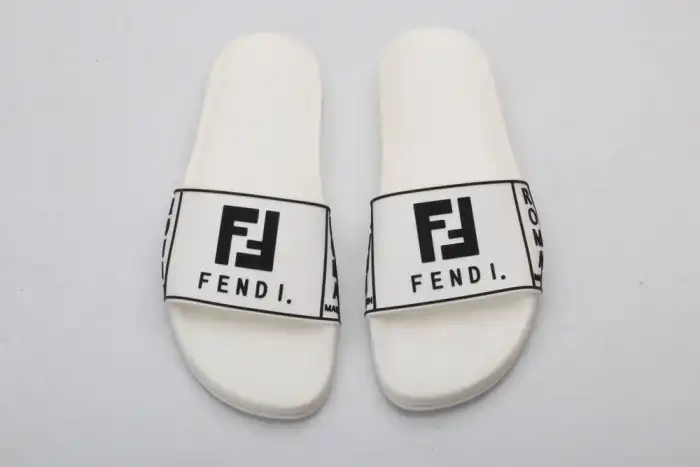 Fend1 Slippers