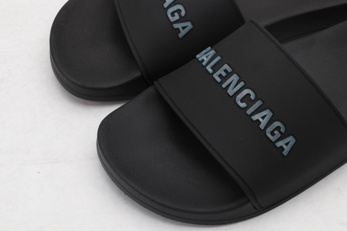 BLCG SLIPPERS