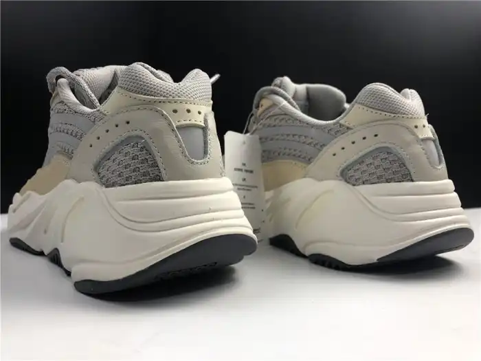 Adidas Yeezy Boost 700 V2 Cream Cream GY7924