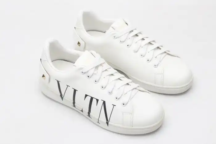 Cheap VALENTIN0 SNEAKER